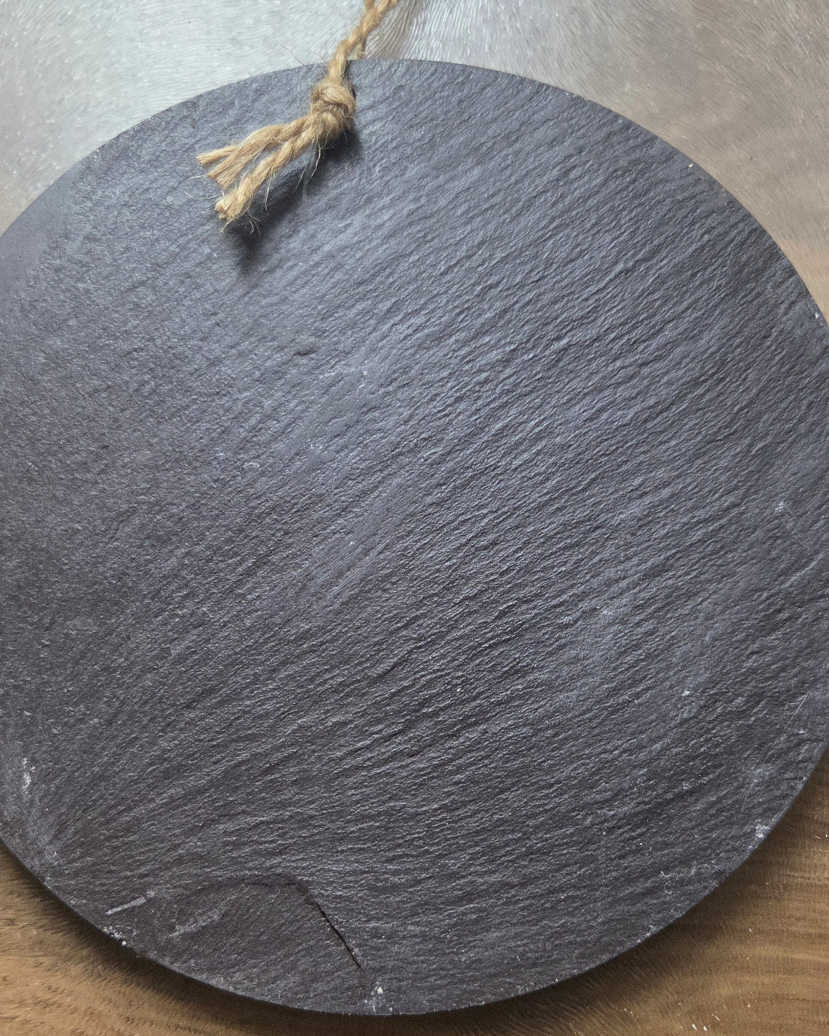 Lovely Kitten and butterfly handing slate.