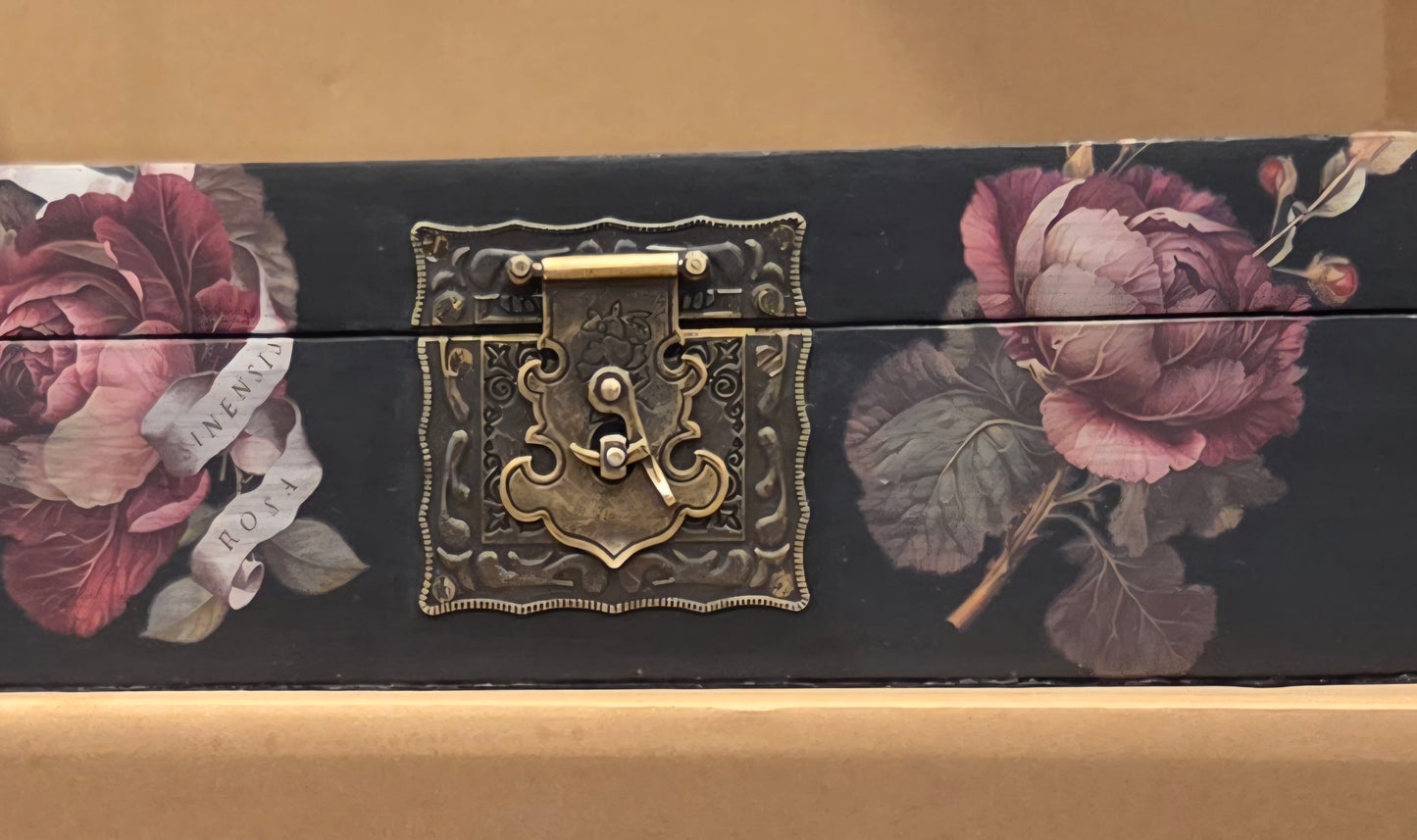 Large single compartment Jewellery box