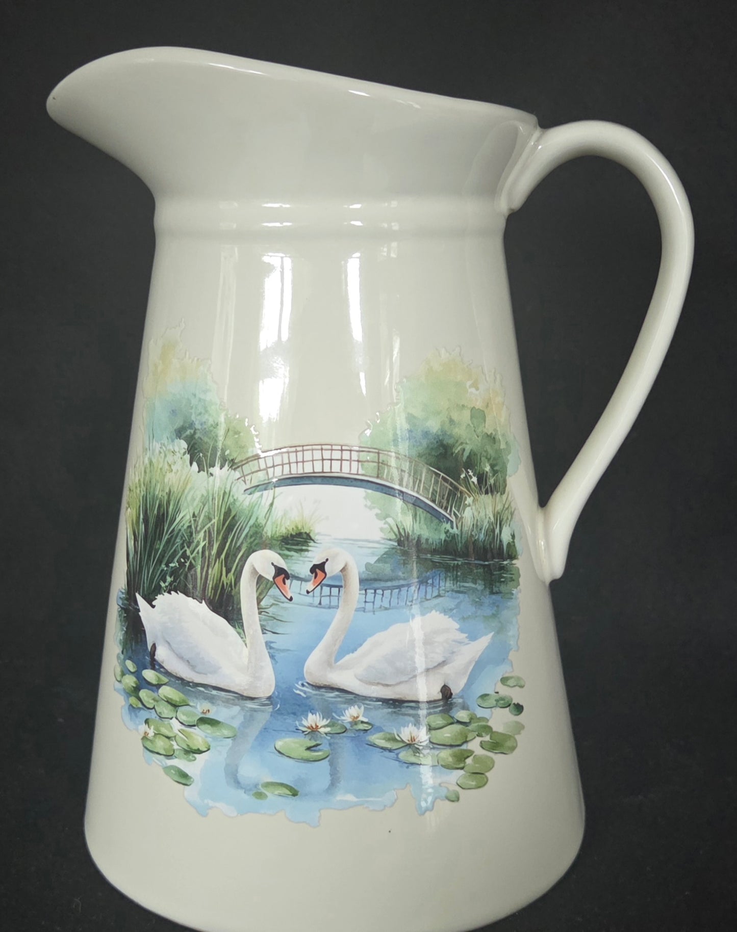 Beautiful Large Swan Pitcher/Jug