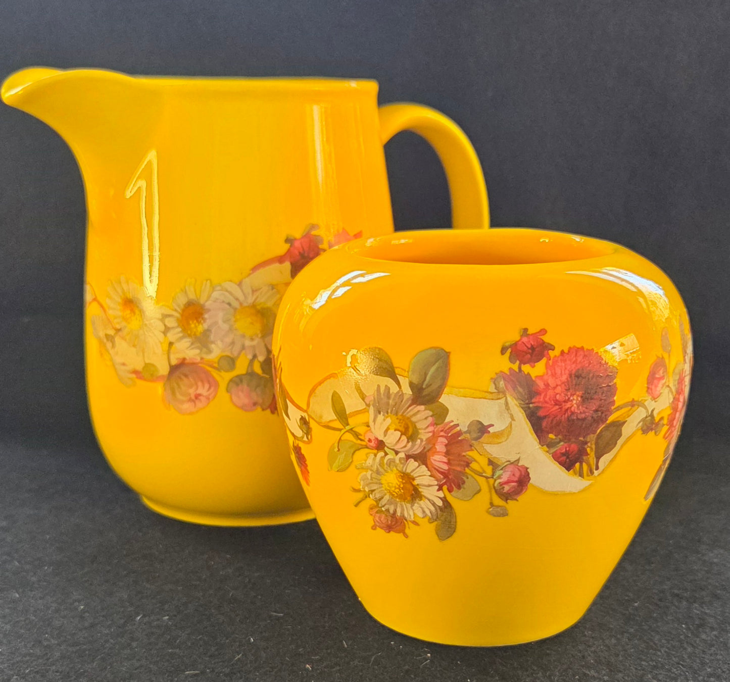 Lovely Spring Yellow Sugar Bowl. (Jug in same range also available seperately)