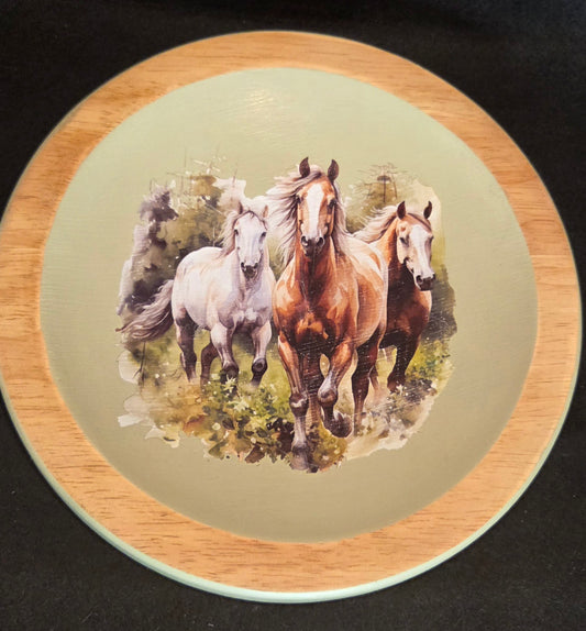 Decorative Horse Themed 24cm Chopping Board. Decorative and Functional
