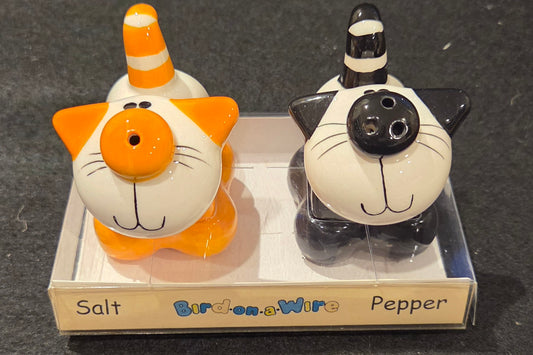 Vintage Fun Cat Salt and Pepper Shakers