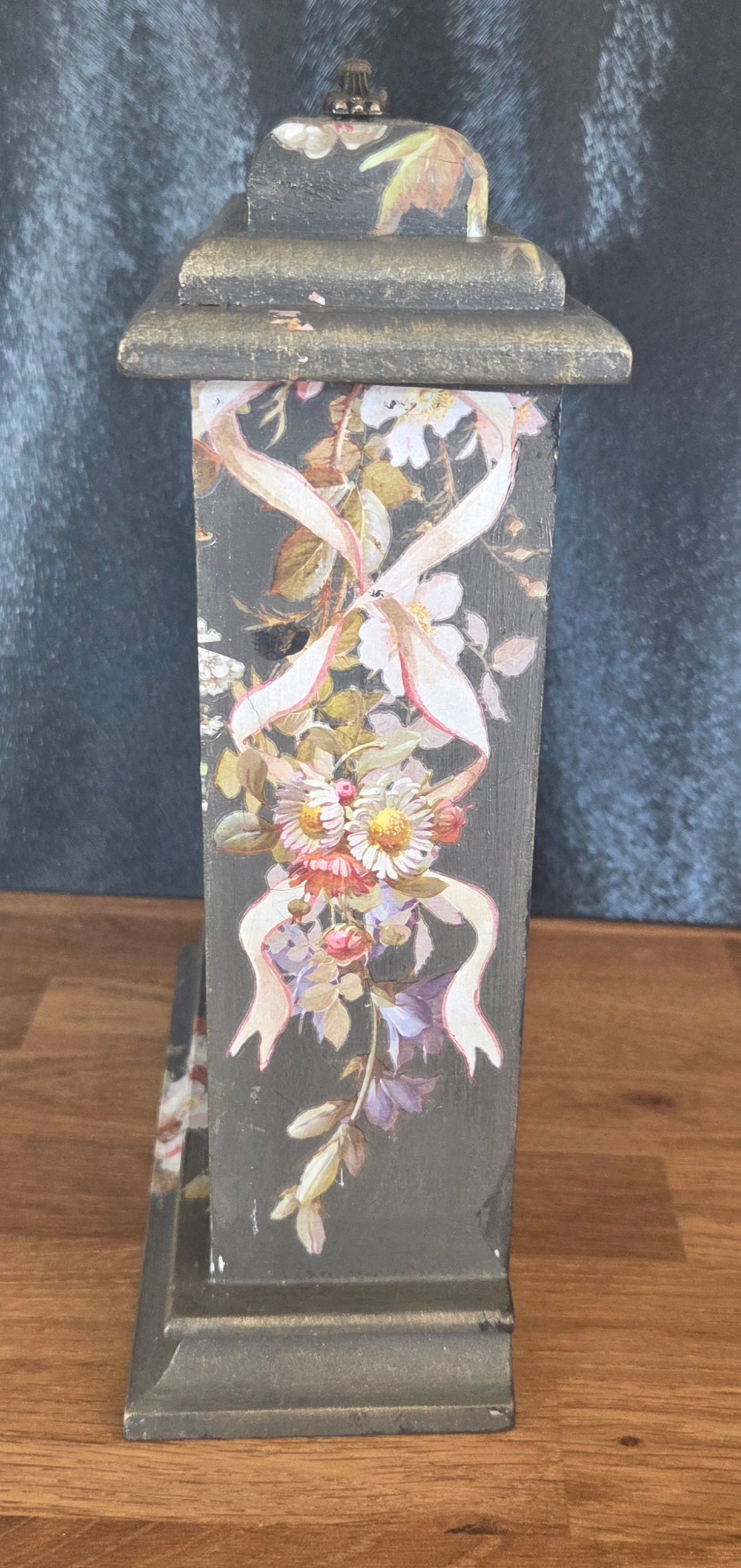Elegant Hand Decorated Wooden Carriage/Mantel Clock