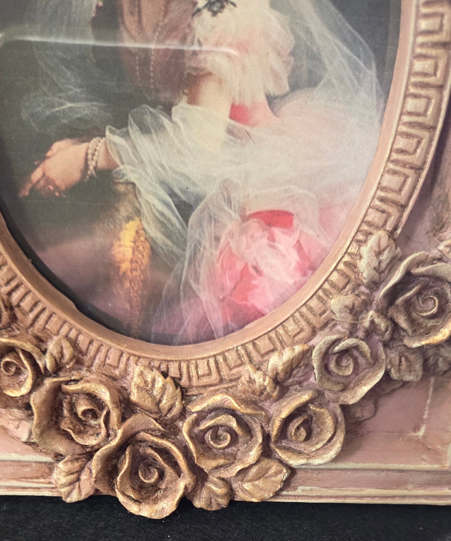 Elegant Vintage Inspired Frame
