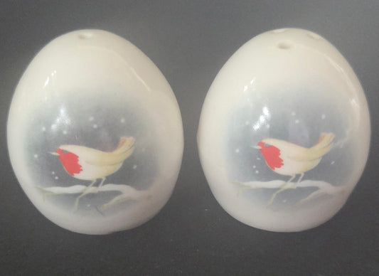 Lovely Small Egg Shaped Robin Salt and Pepper Shakers