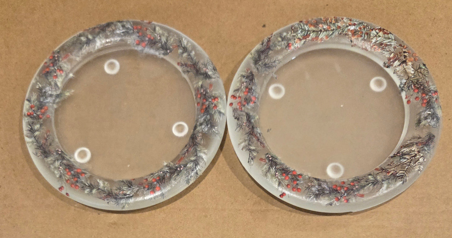 Small single glass candle plate