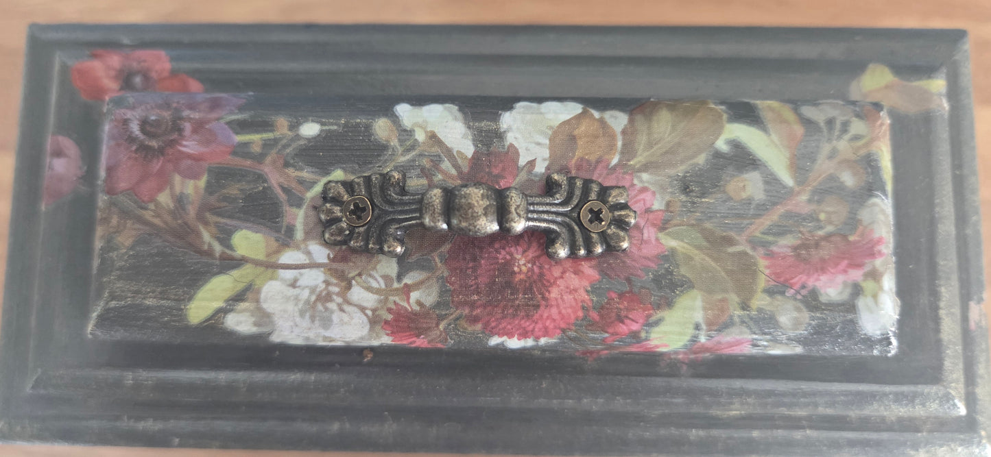 Elegant Hand Decorated Wooden Carriage/Mantel Clock